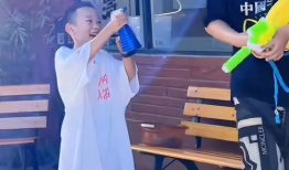 国产小情侣精品,甜蜜瞬间，浪漫时光